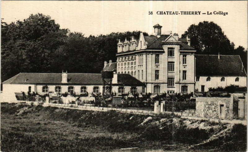 Carte postale ancienne Chateau-Thierry Le College à Château-Thierry
