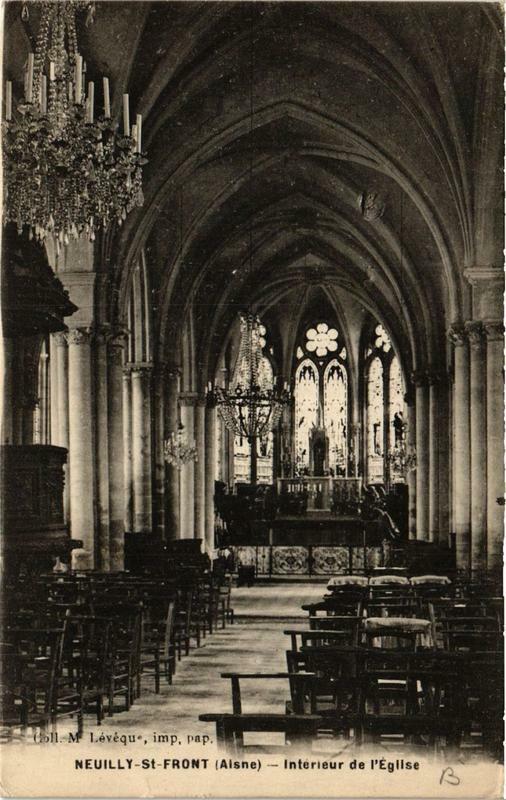 Carte postale ancienne Neuilly Saint-Front - Intérieur de l'Eglise à Neuilly-Saint-Front