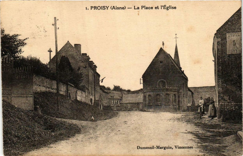 Carte postale ancienne Proisy La Place et l'Eglise à Proisy