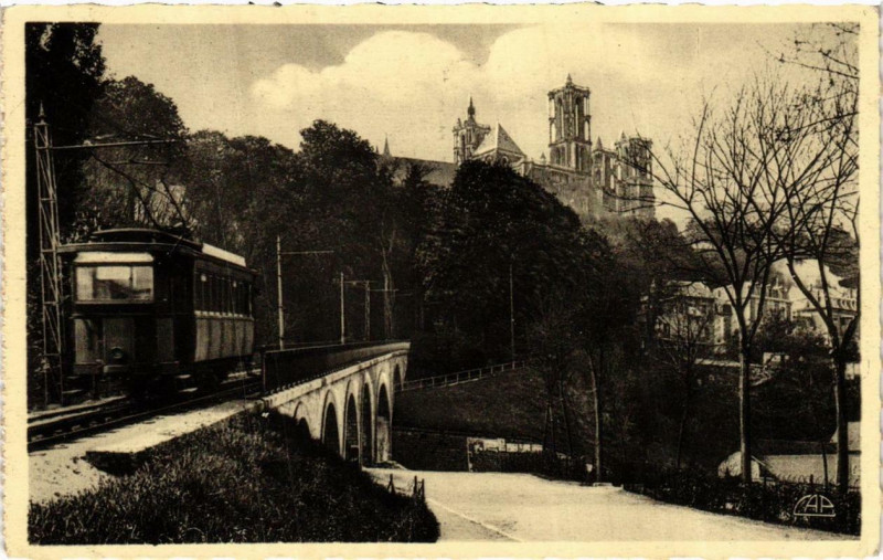 Carte postale ancienne Laon Le Viaduc à Laon