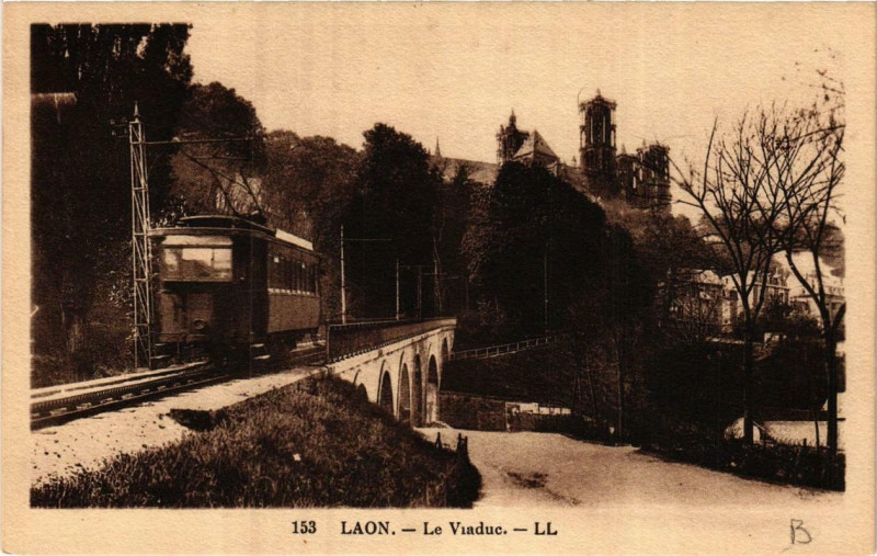 Carte postale ancienne Laon Le Viaduc à Laon