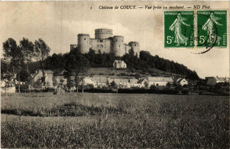Carte postale ancienne Chateau de Coucy Vue prise au couchant