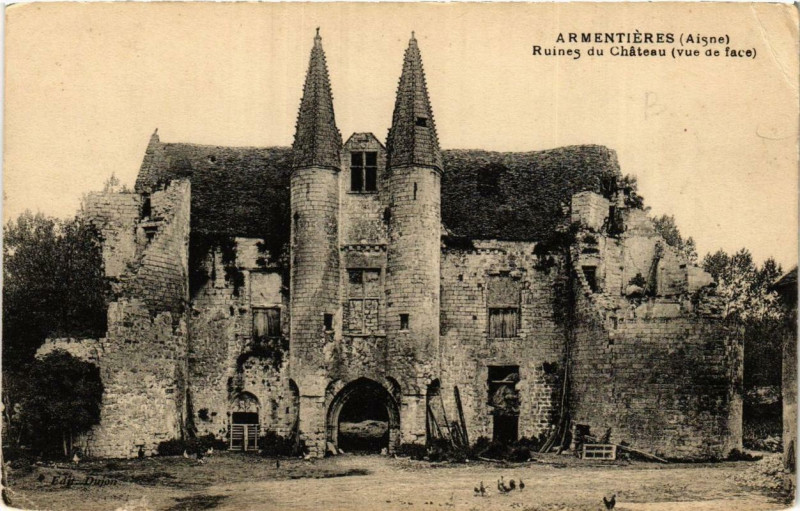 Carte postale ancienne Armentieres Ruines du Chateau