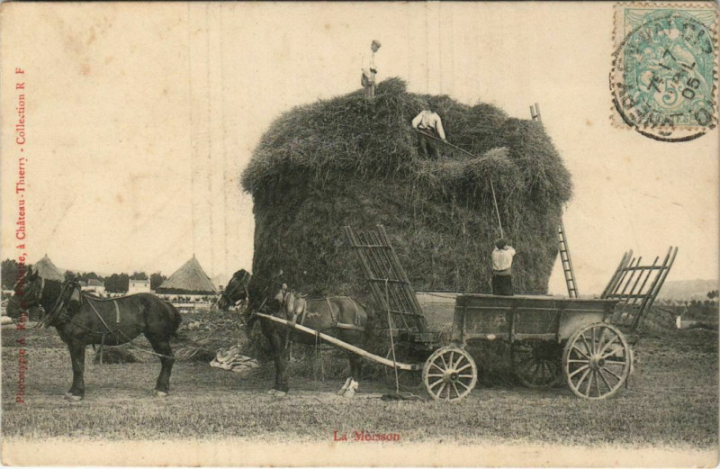 Carte postale ancienne Chateau-Thierry La Moisson à Château-Thierry