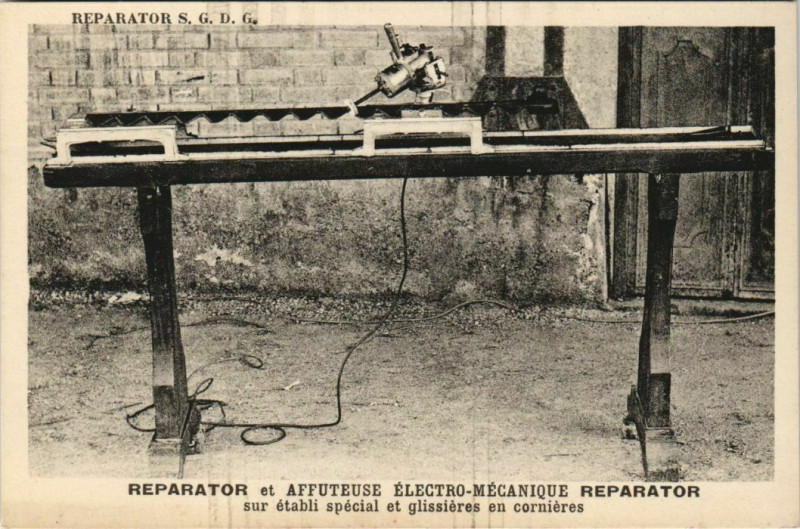 Carte postale ancienne Chateau-Thierry Reparator 4, rue Carnot à Château-Thierry