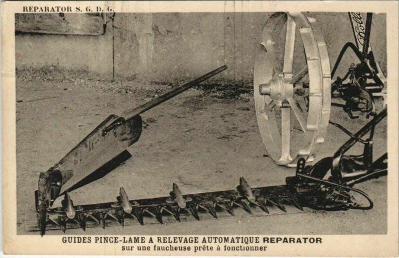 Carte postale ancienne Chateau-Thierry Reparator 4, rue Carnot à Château-Thierry