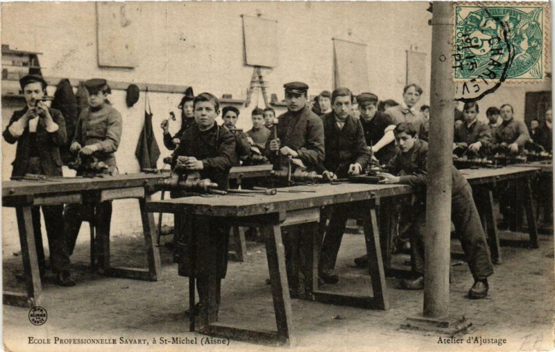Carte postale ancienne Ecole Professionnelle Savart a Saint-Michel à Saint-Michel