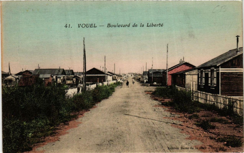 Carte postale ancienne Vouel. Boulevard de la Liberté