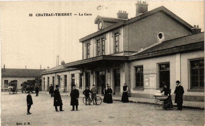 Carte postale ancienne Chateau-Thierry La Gare à Château-Thierry