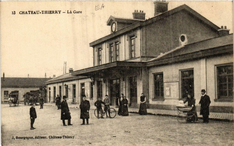 Carte postale ancienne Chateau-Thierry La Gare à Château-Thierry
