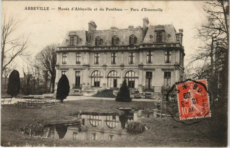 Carte postale ancienne Abbeville Le Musée Parc d'Emonville à Abbeville