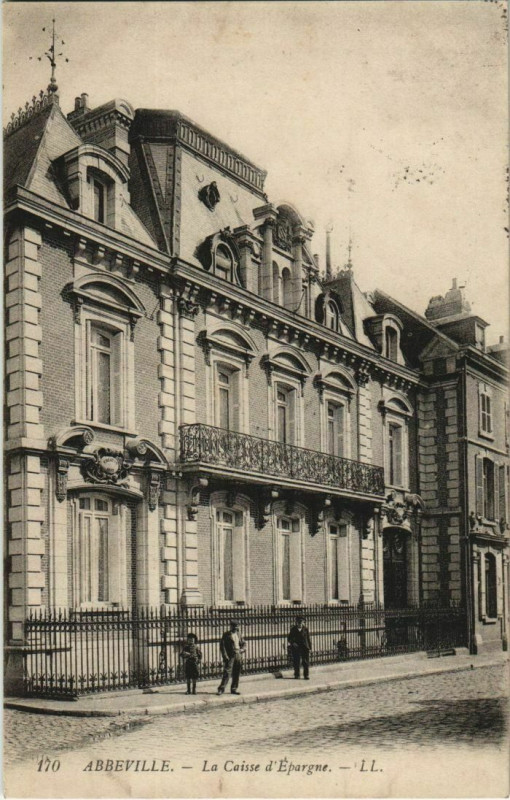 Carte postale ancienne Abbeville Caisse d'Epargne à Abbeville