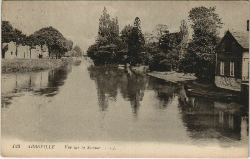 Carte postale ancienne Abbeville vue sur la Somme à Abbeville