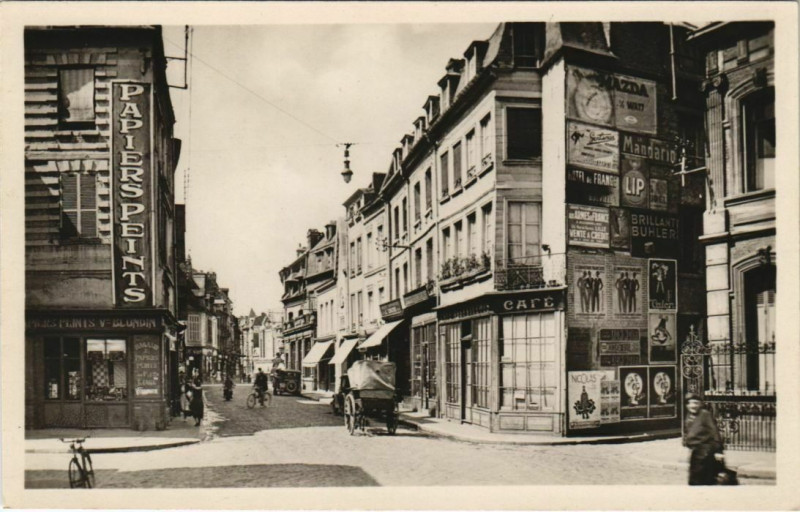 Carte postale ancienne Abbeville Rue Alfred Cendré à Abbeville