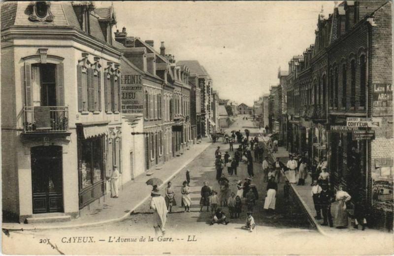 Carte postale ancienne Cayeux-sur-Mer Avenue de la Gare à Cayeux-sur-Mer