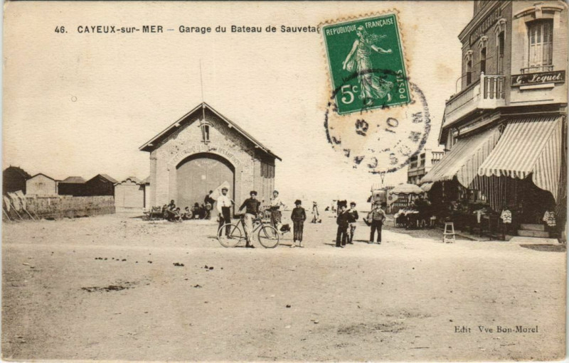 Carte postale ancienne Cayeux-sur-Mer Garage du Beauteau de Sauvetage à Cayeux-sur-Mer