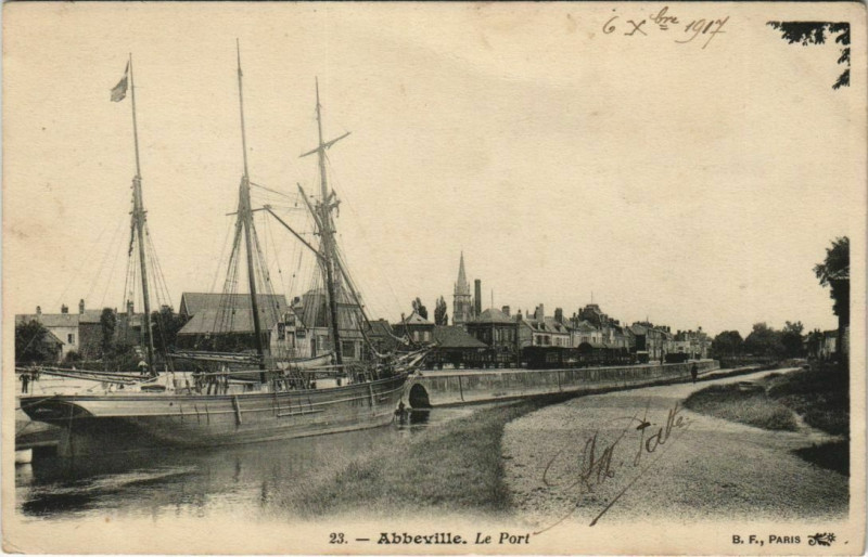 Carte postale ancienne Abbeville Le Port à Abbeville