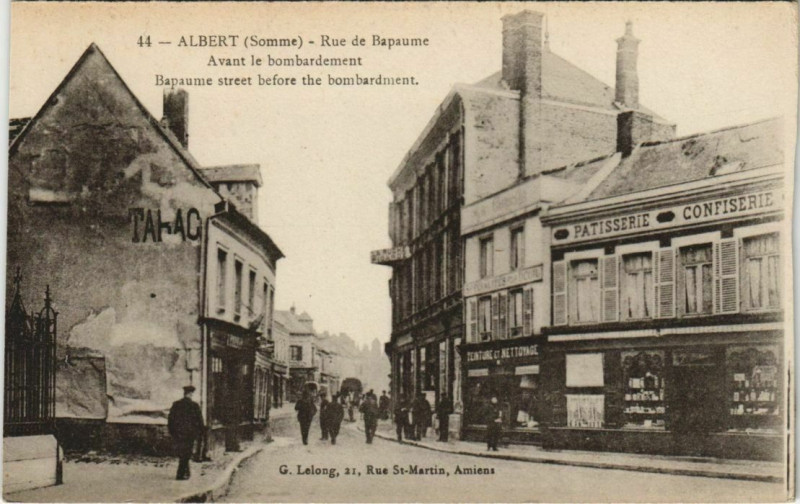 Carte postale ancienne Albert Rue de Bapaume à Albert