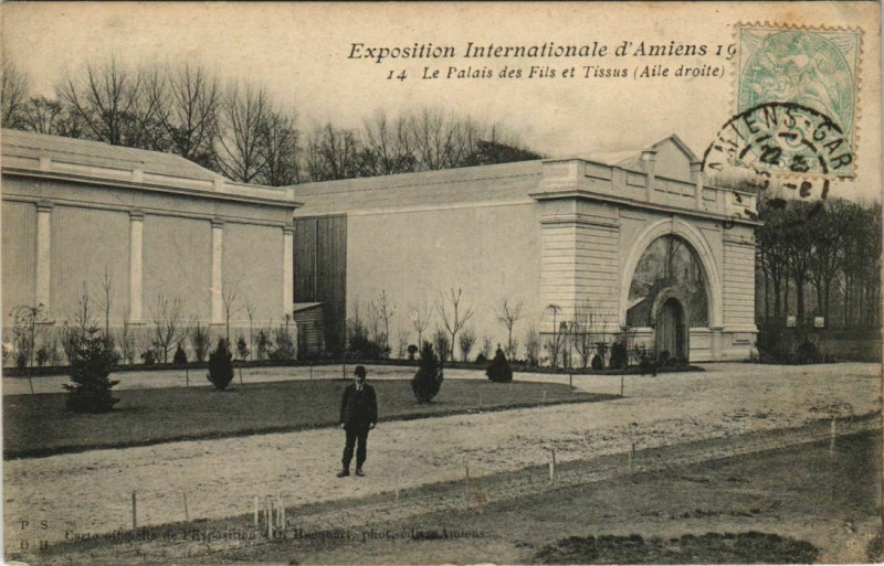Carte postale ancienne Expo 1906 Amiens Palais des Fils et Tissus à Amiens