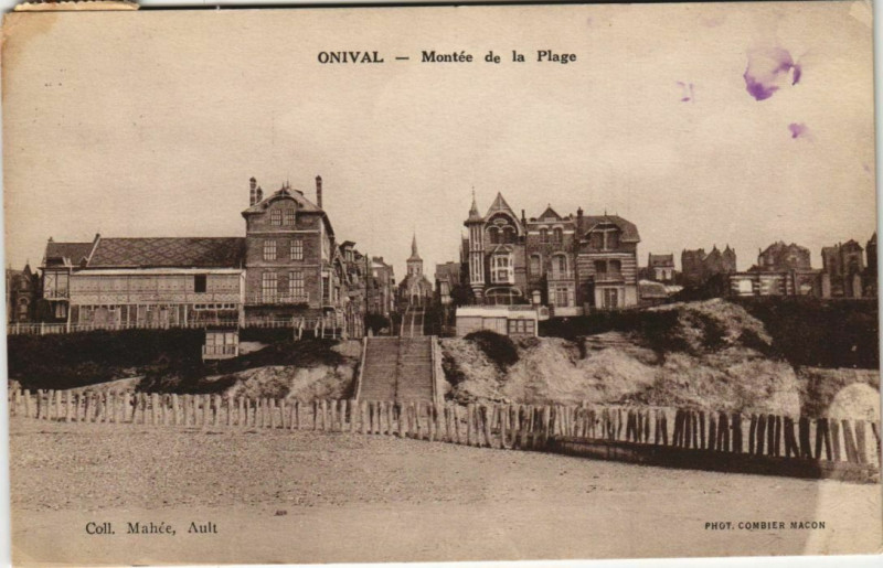 Carte postale ancienne Ault Montée de la plage à Ault