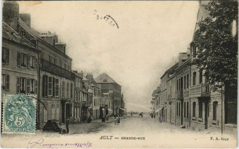 Carte postale ancienne Ault Grande Rue à Ault