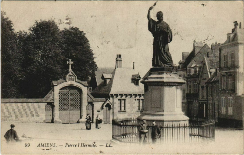 Carte postale ancienne Amiens Pierre l'Hermite à Amiens