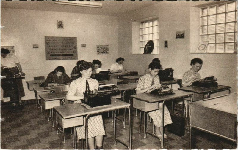 Carte postale ancienne Bon Pasteur Amiens Sténo-doctylo à Amiens