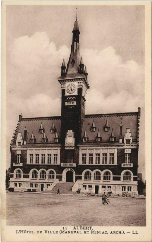 Carte postale ancienne Albert Hotel de Ville à Albert