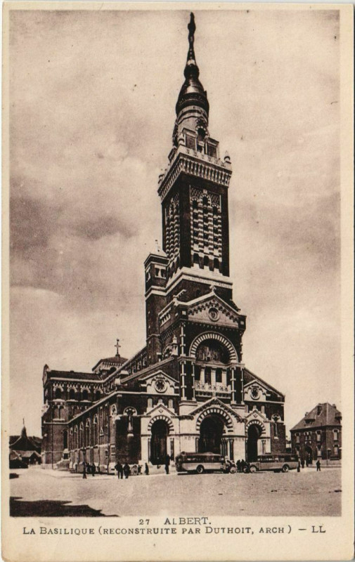 Carte postale ancienne Albert La Basilique à Albert