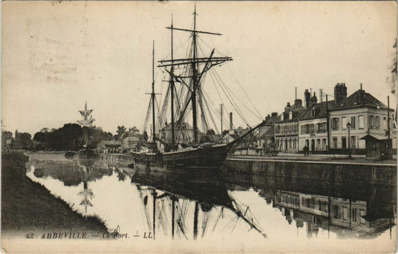 Carte postale ancienne Abbeville Le Port à Abbeville