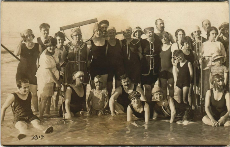 Carte postale ancienne Carte photo Ault Groupe bathing à Ault