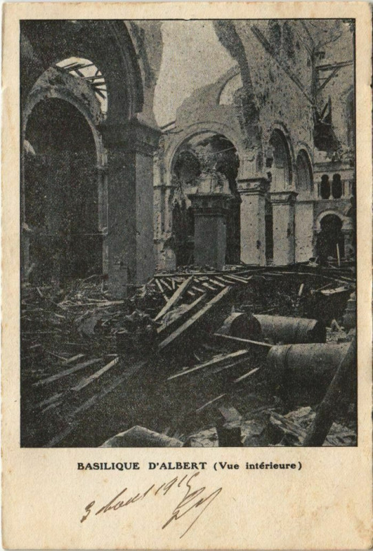 Carte postale ancienne Guerre Albert La Basilique intérieur à Albert