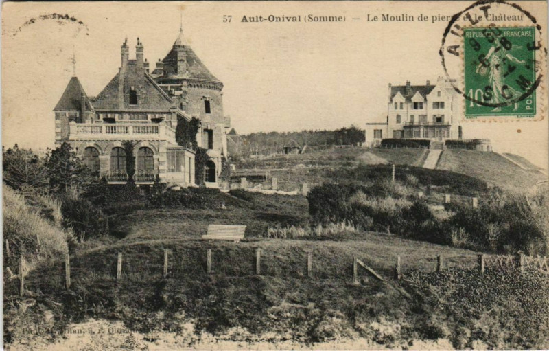 Carte postale ancienne Ault Moulin de Pierre et le Chateau à Ault