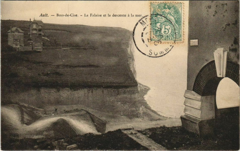 Carte postale ancienne Bois-de-Cise La Falaise et la secente a la mer