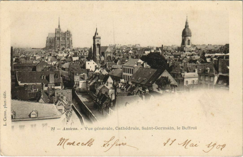 Carte postale ancienne Amiens vue générale La Cathédrale à Amiens