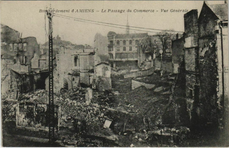 Carte postale ancienne Guerre Amiens Passage du Commerce à Amiens