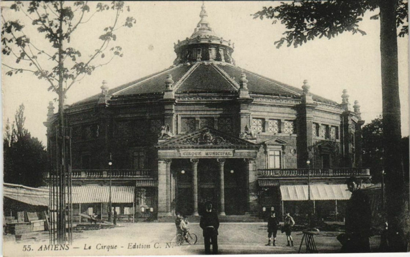Carte postale ancienne Amiens Le Cirque à Amiens