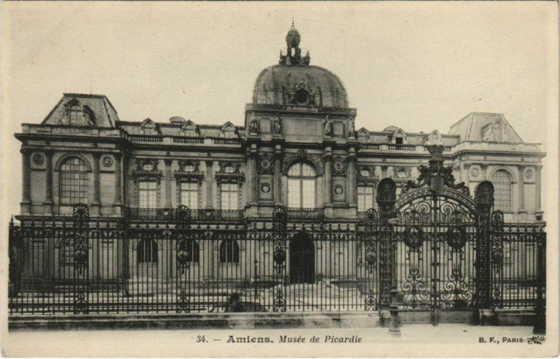 Carte postale ancienne Amiens Musée Picardie à Amiens