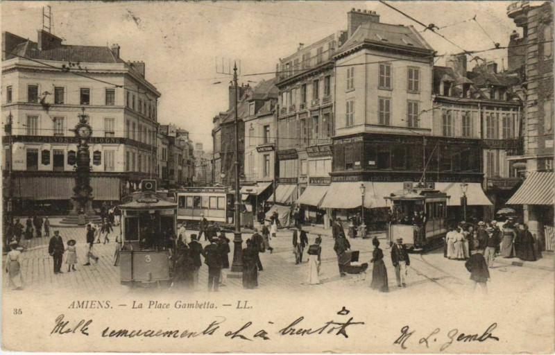 Carte postale ancienne Amiens Place Gambetta Tramway à Amiens