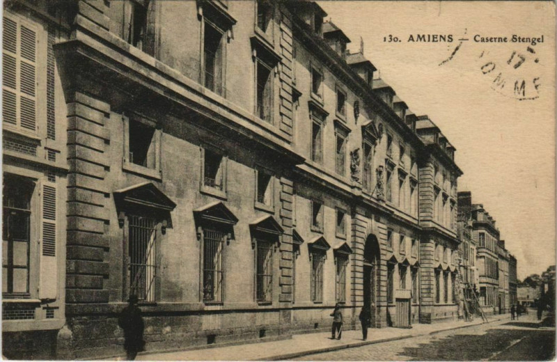 Carte postale ancienne Amiens Caserne Stengel à Amiens