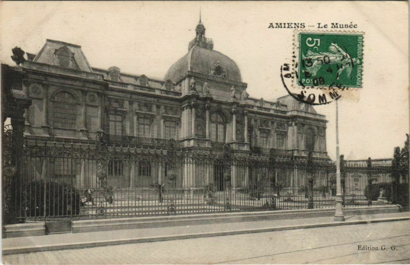 Carte postale ancienne Amiens Le Musée à Amiens