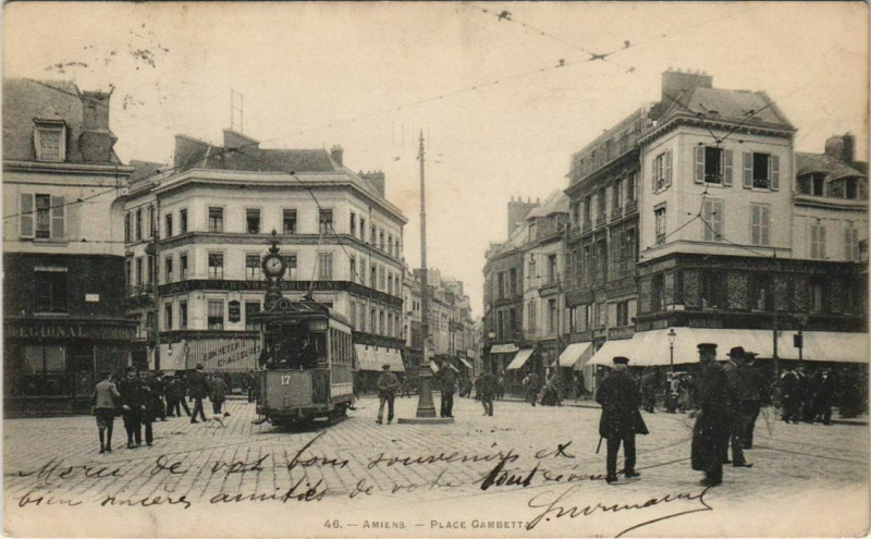 Carte postale ancienne Amiens Place Gambetta Tramway à Amiens