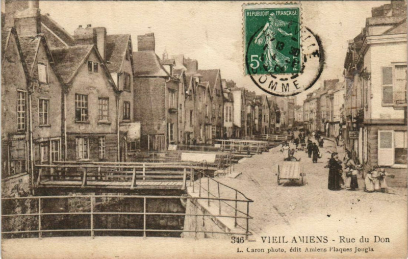 Carte postale ancienne Amiens Rue du Don à Amiens