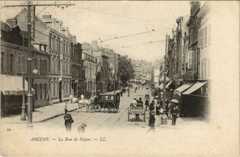 Carte postale ancienne Amiens Rue de Noyon à Amiens