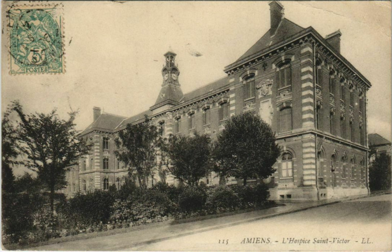 Carte postale ancienne Amiens Hospice Saint-Victor à Amiens