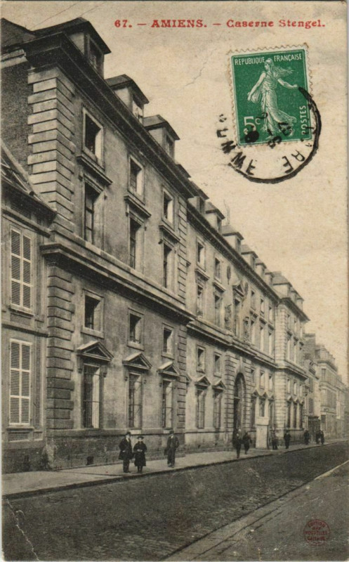 Carte postale ancienne Amiens Caserne Stengel à Amiens