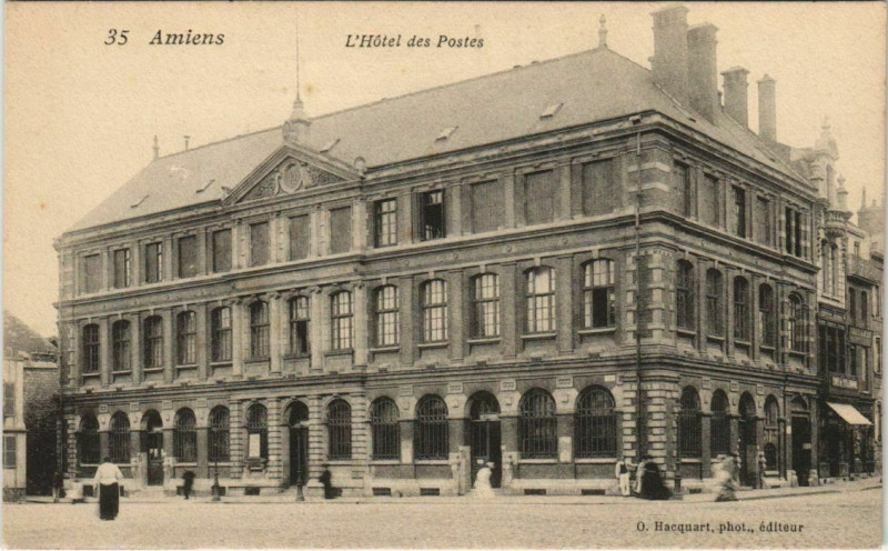 Carte postale ancienne Amiens Hotel des Postes à Amiens