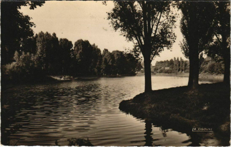 Carte postale ancienne Peronne Les Etangs à Péronne