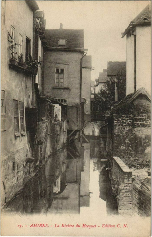 Carte postale ancienne Amiens Riviere du Hocquet à Amiens