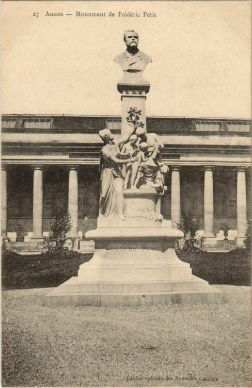 Carte postale ancienne Amiens Monument de Frédéric Petit à Amiens